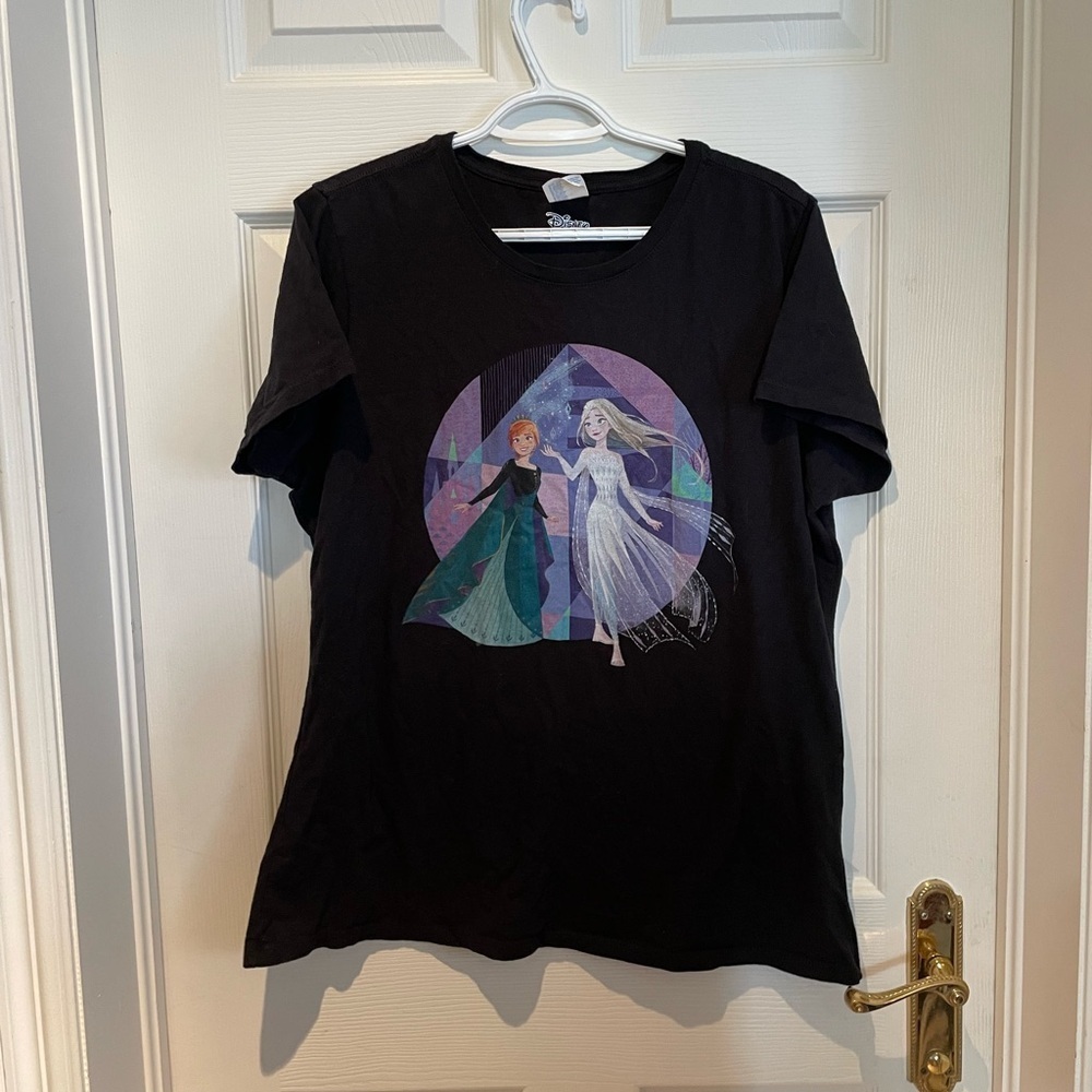 Frozen Anna & Elsa women’s graphic tee